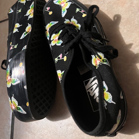 Butterfly platform vans - Picture 3 of 6
